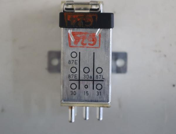 Relais 897162000 Mercedes 190 W201
