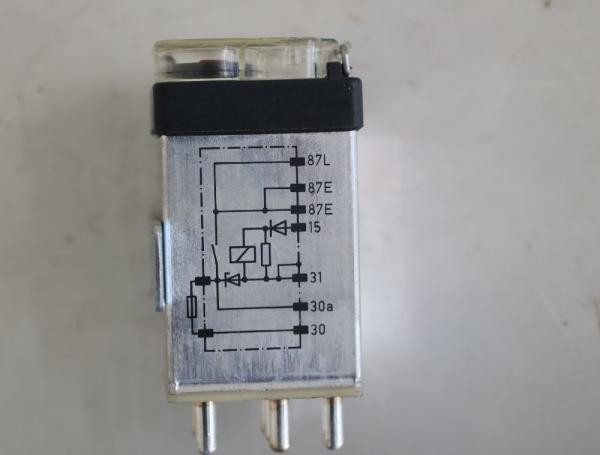 Relais 897162000 Mercedes 190 W201