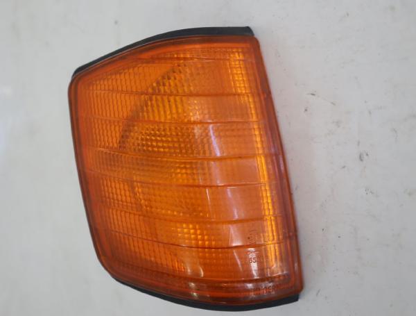 Blinker vorn rechts 0008209921 Mercedes 190 W201