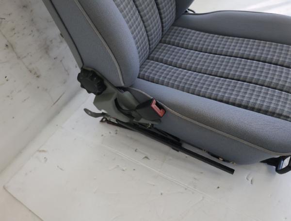 Sitz vorn links 2019101450 Mercedes 190 W201