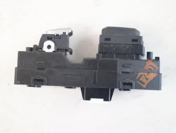 Schalter Sitzheizung 93580F1020 Kia SPORTAGE 4