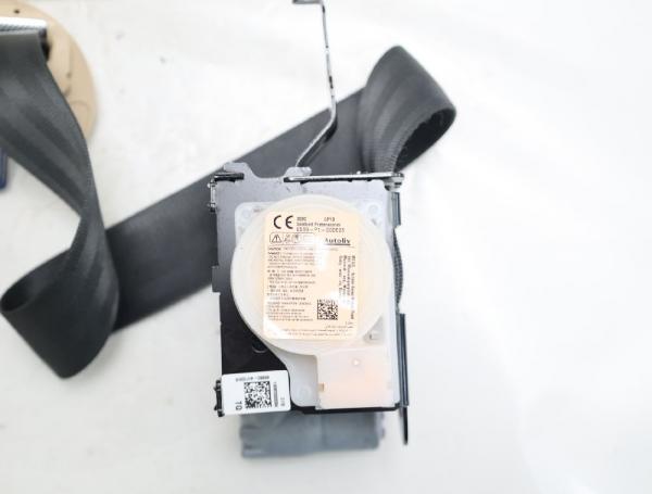 Sicherheitsgurt vorn rechts 888804H100 Hyundai H1 TRAVEL