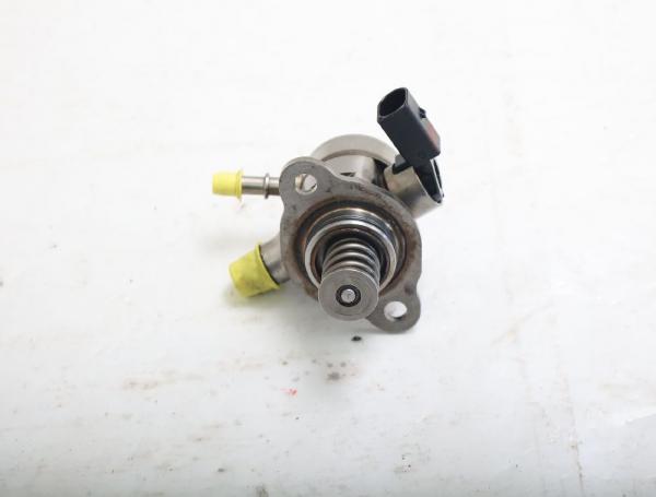 Hochdruckpumpe 04E127027D VW GOLF 7 VARIANT