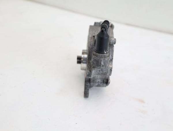 Vakuumpumpe 03L145100 VW PASSAT Variant 36