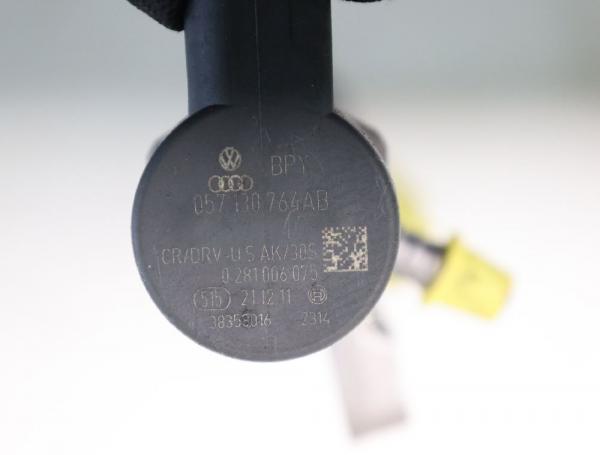Diesel Verteilerrohr 03L130089Q Audi Q5 8R