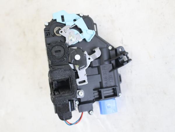 Türschloß hinten links 5J7839015B Skoda ROOMSTER 5J