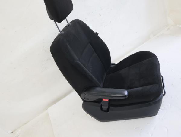 Sitz vorn links 5ST77DX9AA Chrysler GRAND VOYAGER RT
