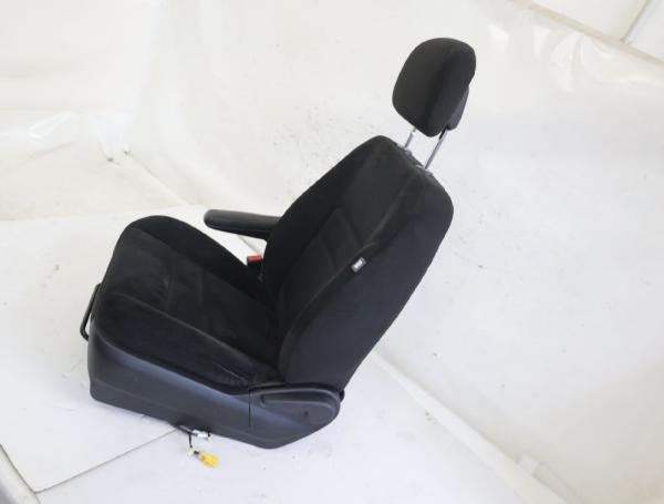 Sitz vorn links 5ST77DX9AA Chrysler GRAND VOYAGER RT