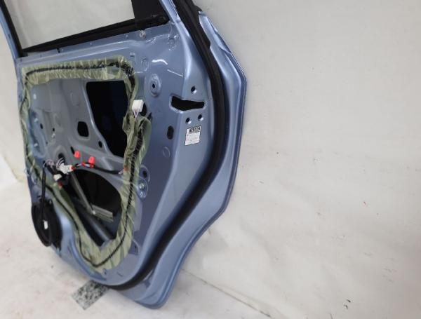 Tür hinten rechts 6700352270 Toyota VERSO S P12