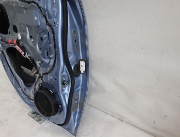 Tür hinten links 6700452430 Toyota VERSO S P12