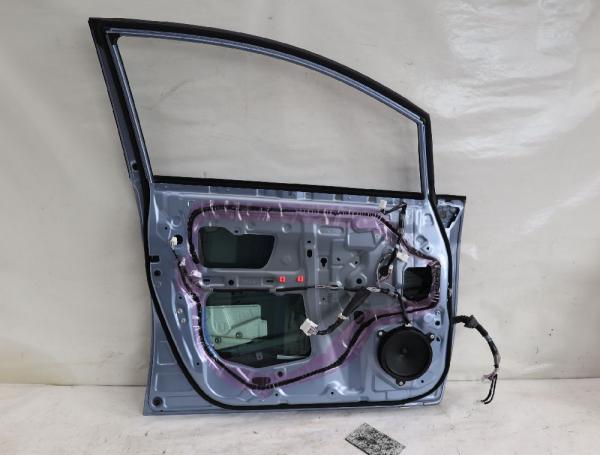 Tür vorn links 6700252470 Toyota VERSO S P12
