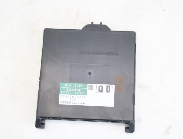 Steuergerät Karosserie 8922152241 Toyota VERSO S P12