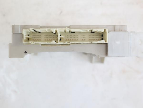 Sicherungskasten 8273052L70C Toyota VERSO S P12