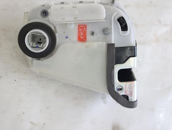 Türschloß hinten links 6906052230 Toyota VERSO S P12