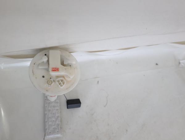 Benzinpumpe mit Geber 7702052420 Toyota VERSO S P12