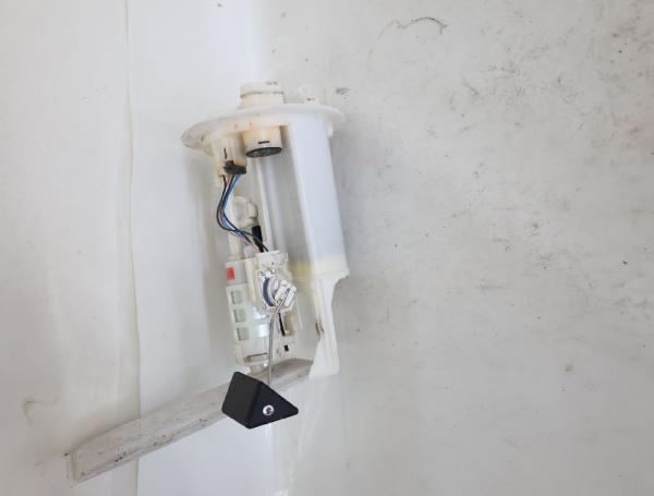 Benzinpumpe mit Geber 7702052420 Toyota VERSO S P12