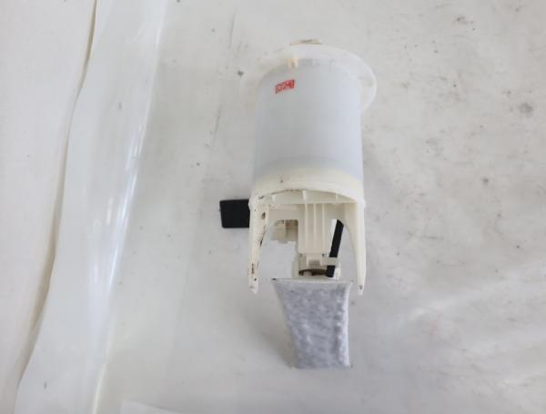 Benzinpumpe mit Geber 7702052420 Toyota VERSO S P12