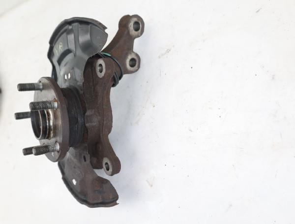 Achsschenkel vorn rechts 4321152050 Toyota VERSO S P12