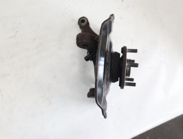 Achsschenkel vorn rechts 4321152050 Toyota VERSO S P12
