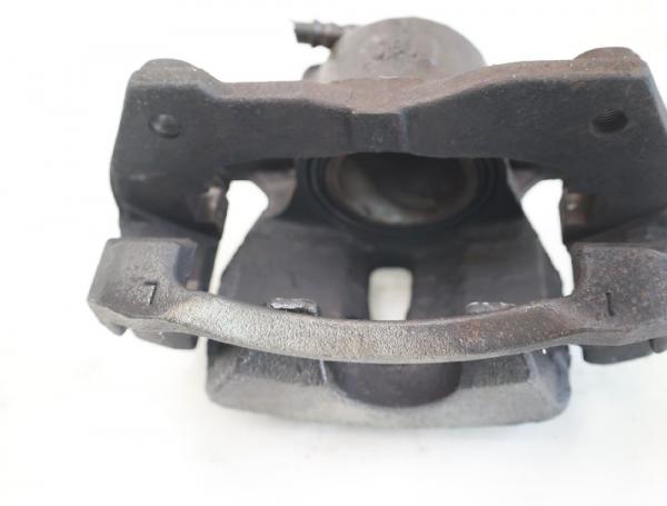 Bremssattel vorn links 4775012A10 Toyota VERSO S P12