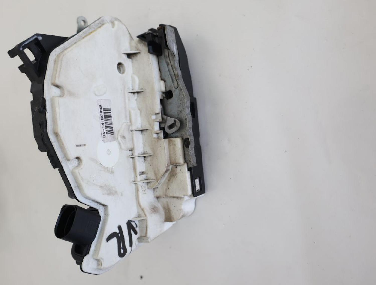 Türschloß vorn rechts 5N1837016A VW SCIROCCO 3