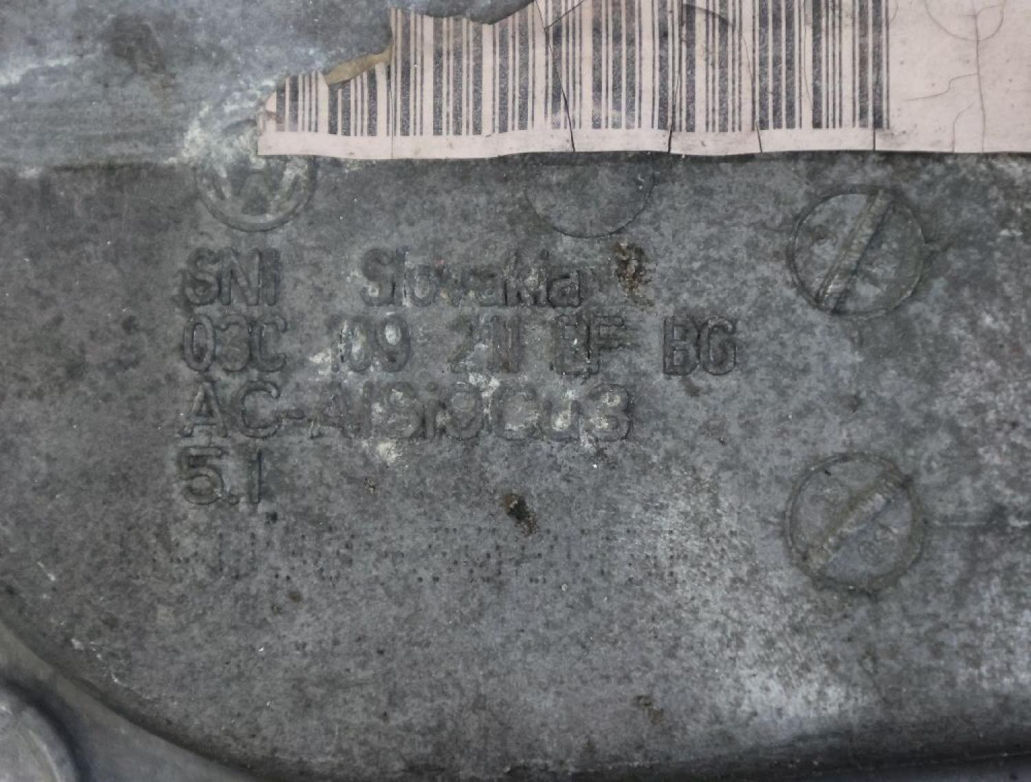 Stirndeckel 03C09211BF VW SCIROCCO 3