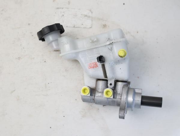 Hauptbremszylinder 585101K230 Hyundai ix20 JC