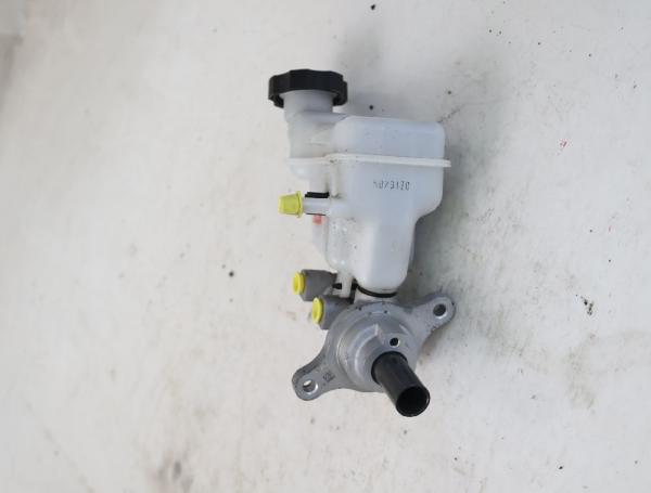 Hauptbremszylinder 585101K230 Hyundai ix20 JC