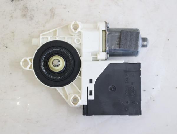 Fensterheber-Motor vorn rechts 8P0959802K Audi A3 SPORTBACK 8PA