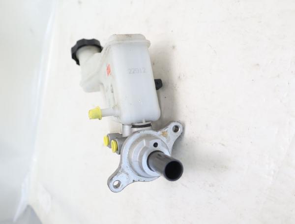 Hauptbremszylinder 585102S201 Kia SPORTAGE 3