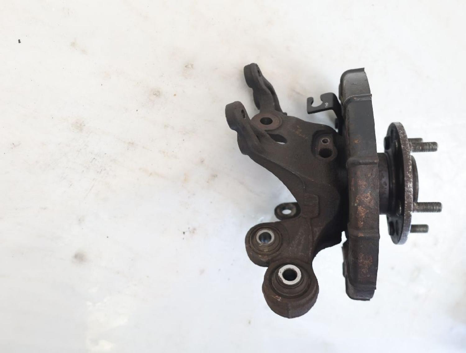 Achsschenkel hinten links 527103W000 Kia SPORTAGE 3