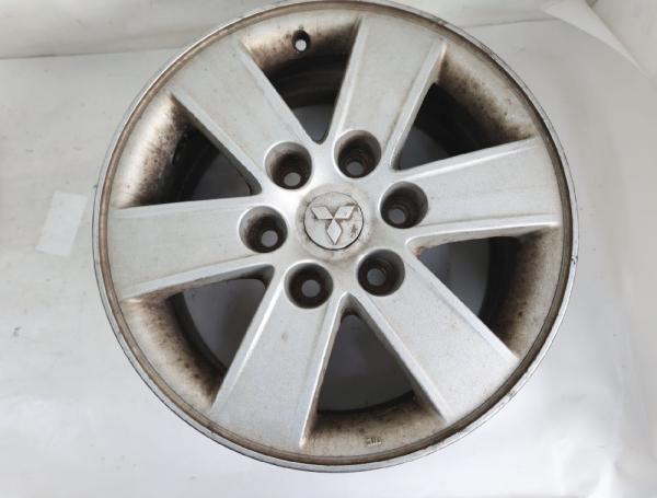 Felge Alu/Leichtmetall vorn rechts 4250A668 Mitsubishi PAJERO 4 V98