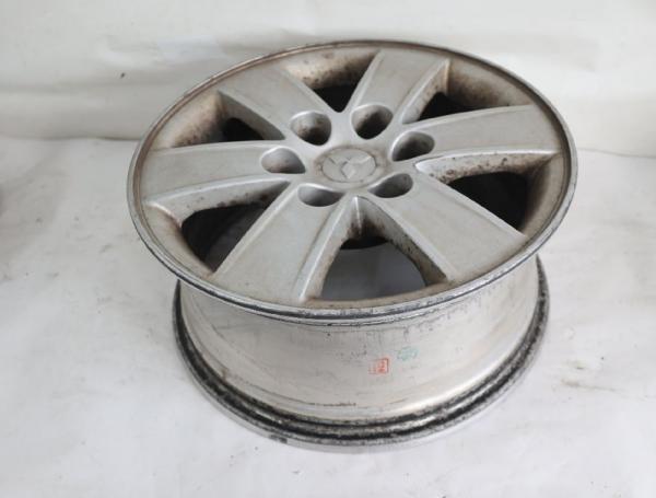 Felge Alu/Leichtmetall vorn links 4250A668 Mitsubishi PAJERO 4 V98