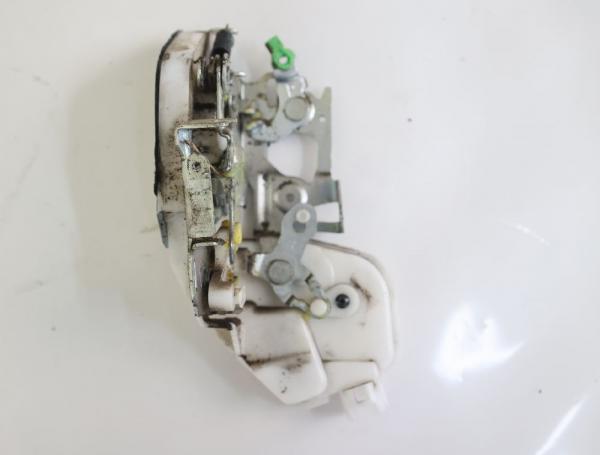 Türschloß vorn rechts MR573710 Mitsubishi PAJERO 4 V98