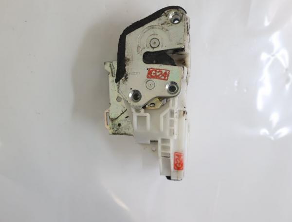 Türschloß vorn links MR573709 Mitsubishi PAJERO 4 V98