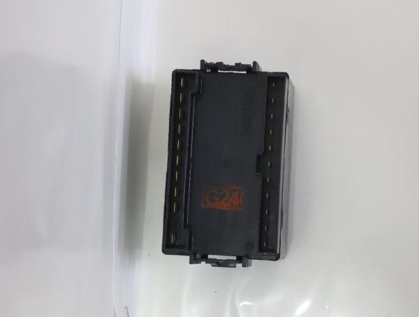 Steuergerät Karosserie 8638A009 Mitsubishi PAJERO 4 V98