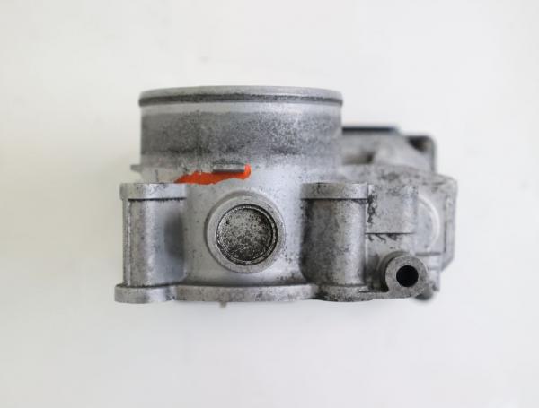 Drosselklappenstutzen 1450A033 Mitsubishi PAJERO 4 V98