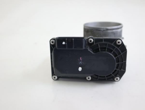 Drosselklappenstutzen 1450A033 Mitsubishi PAJERO 4 V98