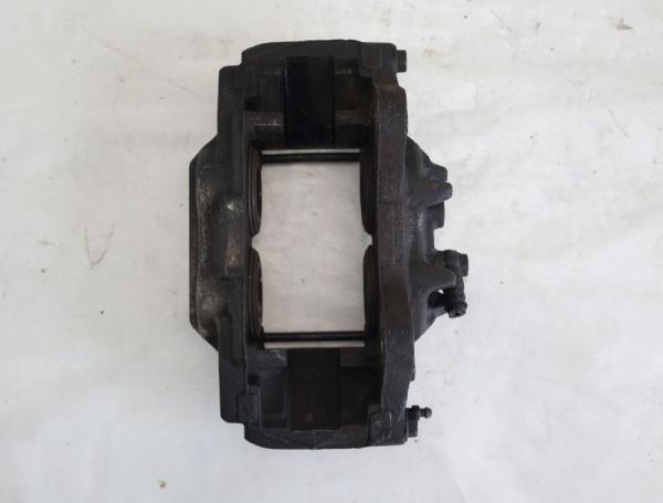 Bremssattel vorn links 4605B705 Mitsubishi PAJERO 4 V98