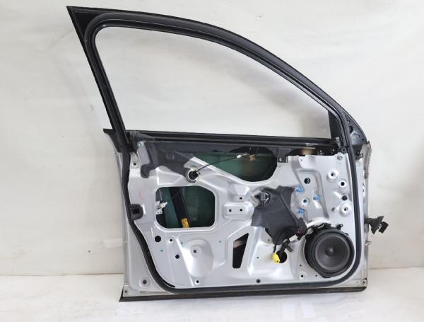 Tür vorn links 8E0831051J Audi A4 B7 EC