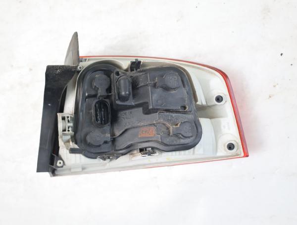 Rückleuchte links 8E5945095 Audi A4 B7 EC