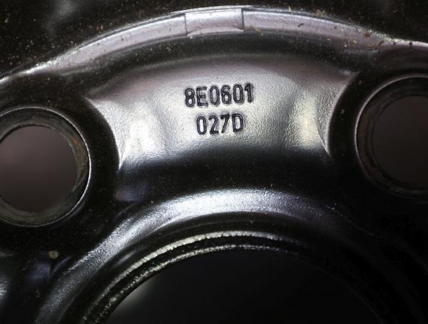 Felge Stahl hinten rechts 8E0601027D Audi A4 B7 EC