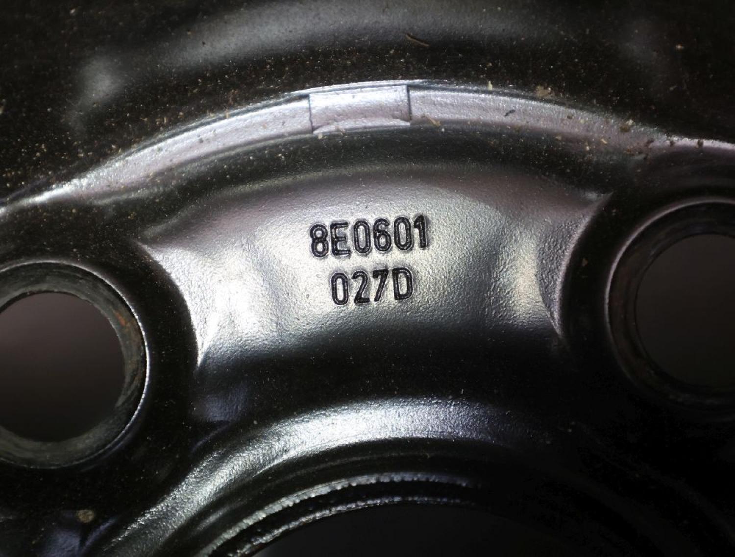 Felge Stahl 8E0601027D Audi A4 B7 EC