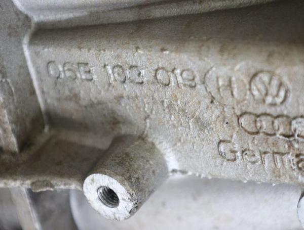 Motor Benzin Einspritzer 06B100035K Audi A4 B7 EC