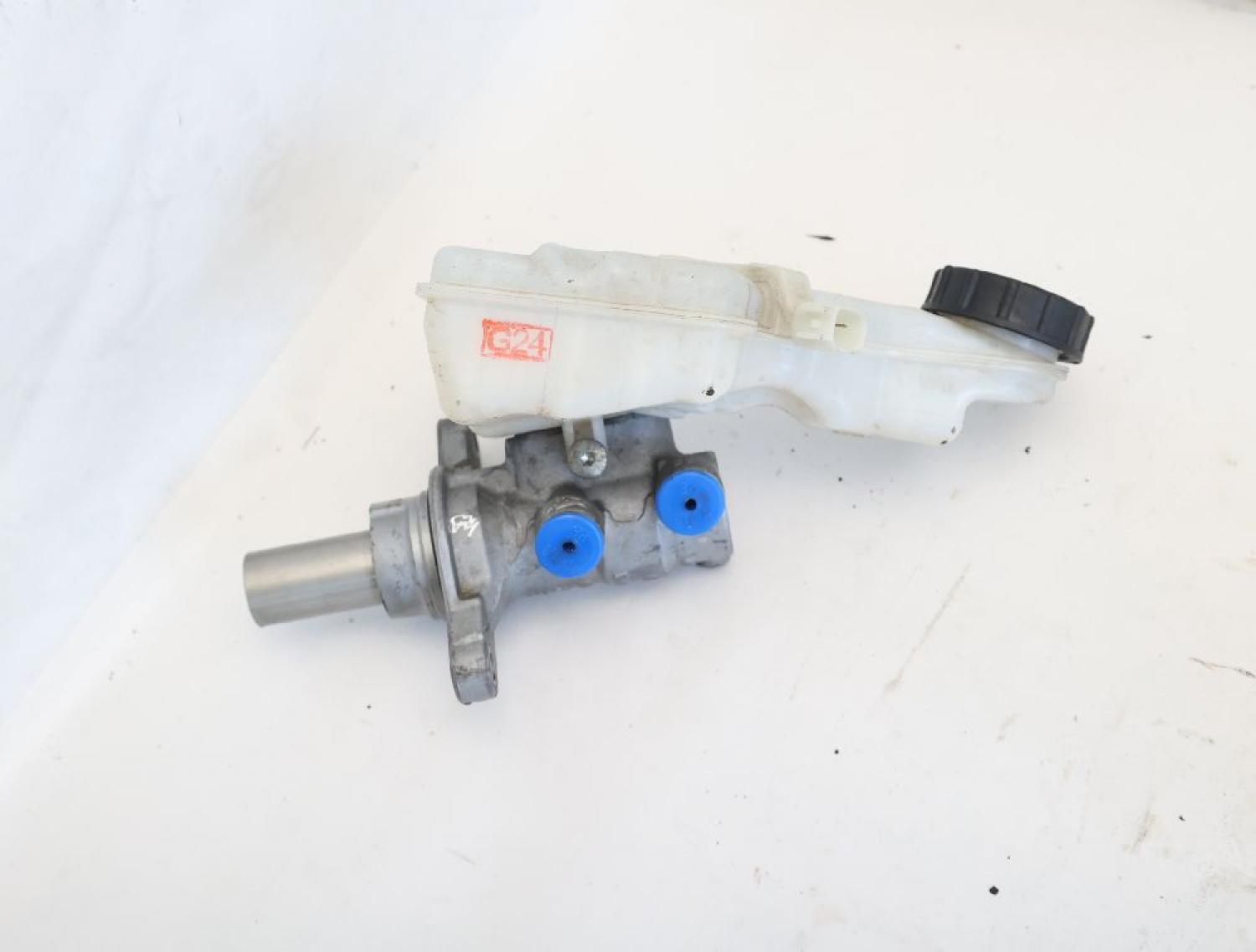 Hauptbremszylinder DV612140J Ford FOCUS 3 Turnier