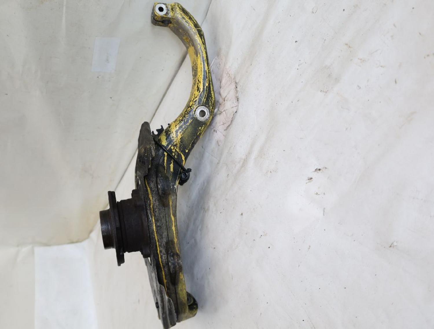 Achsschenkel vorn links 6869869 BMW X6 E71