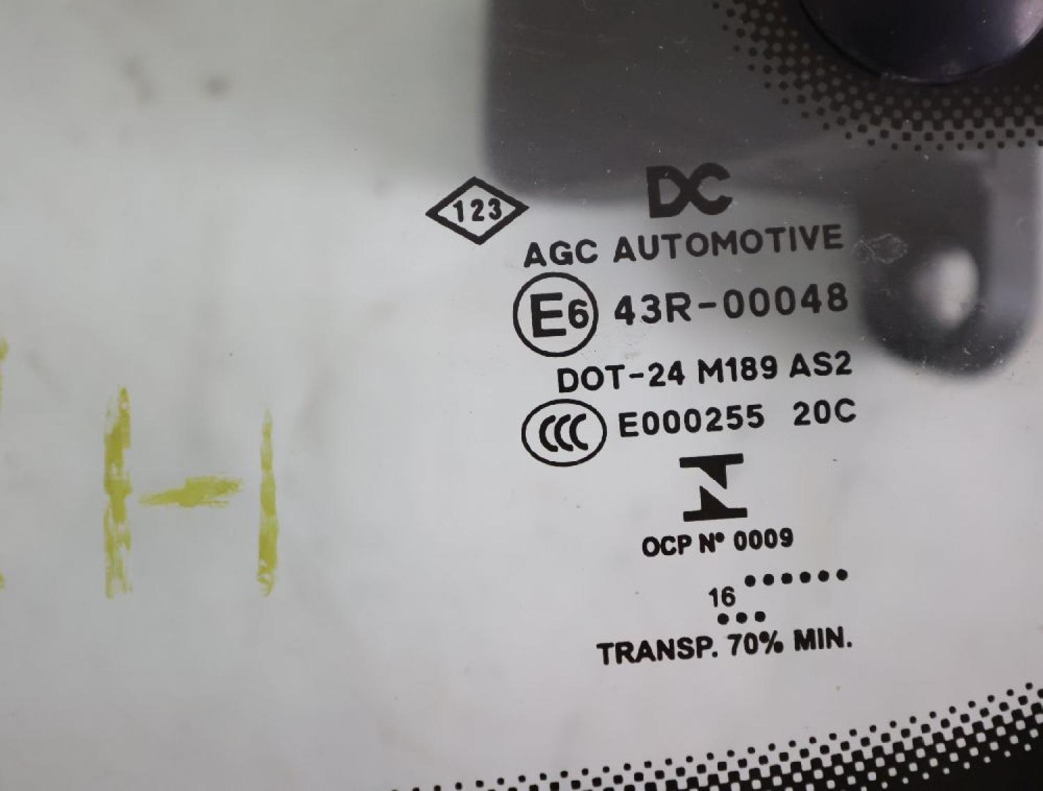 Scheibe Tür hinten links 823014043R Renault TWINGO 3