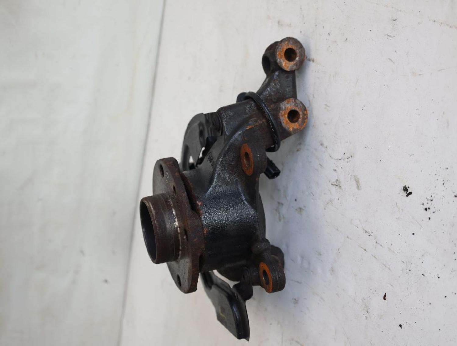 Achsschenkel vorn links 400157575R Renault TWINGO 3