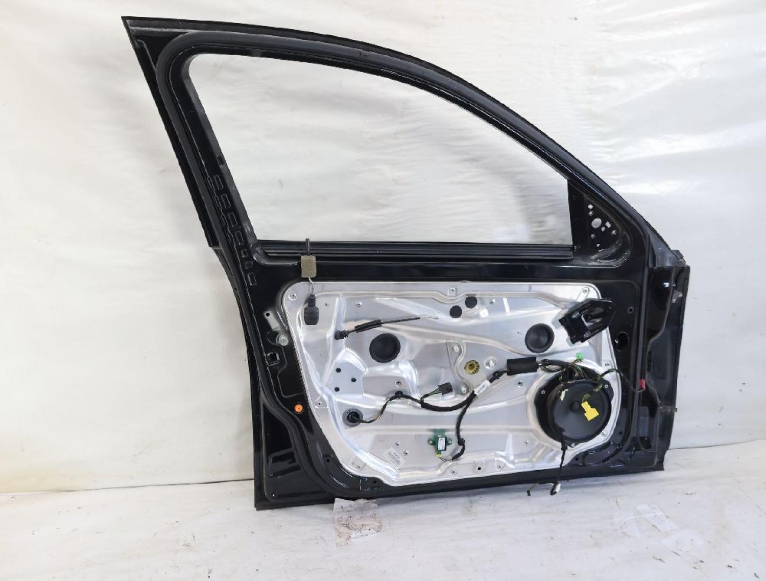 Tür vorn links 2047200105 Mercedes C-KLASSE S 204