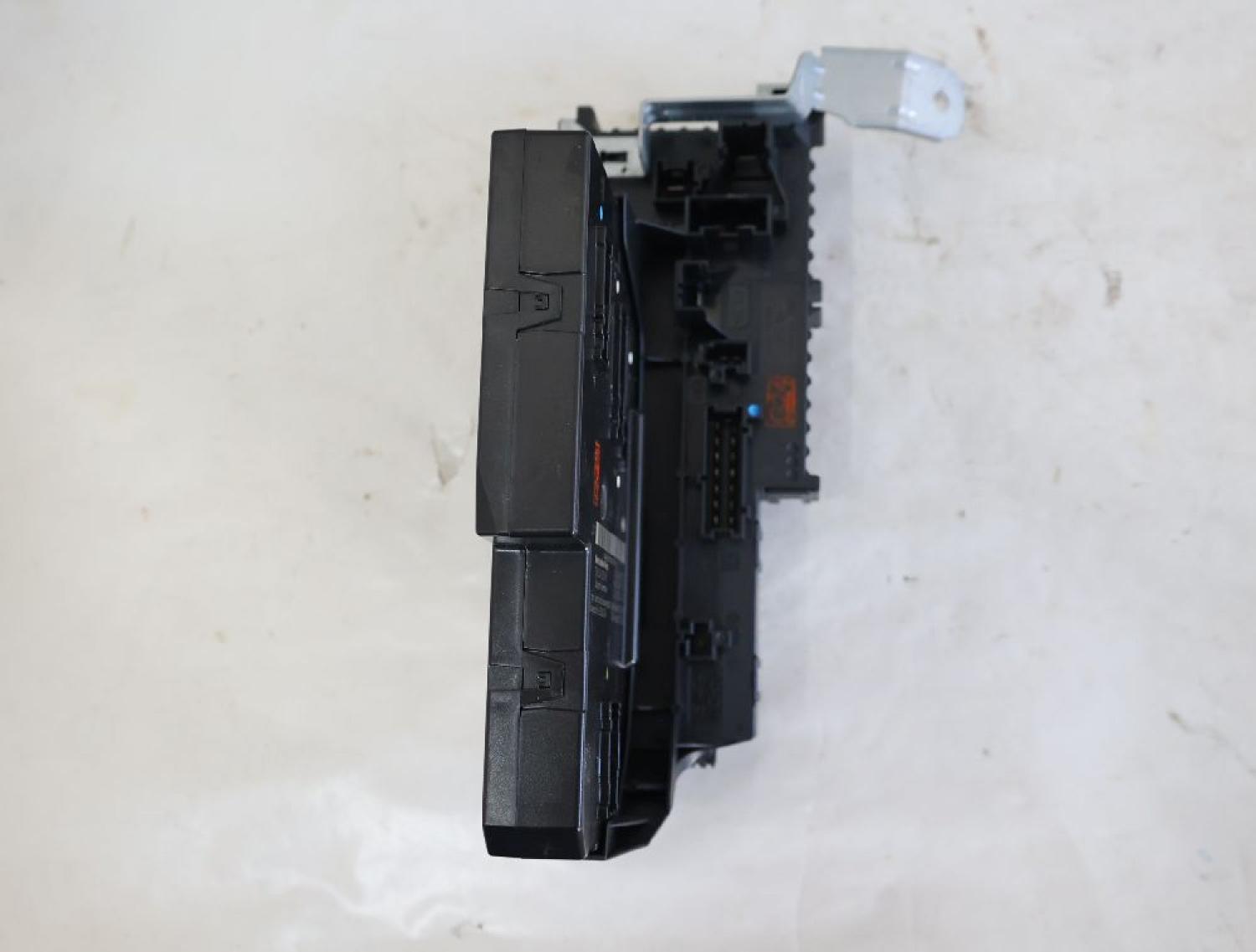 Sicherungskasten 2049005601 Mercedes C-KLASSE S 204